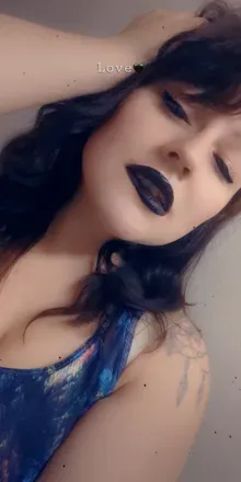 OnlyFans cuenta nerdy_beauty21 avatar 1