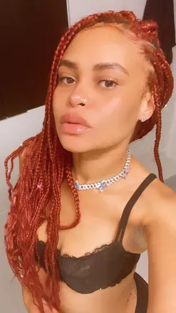 OnlyFans account  xochantellexo avatar 1