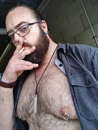 OnlyFans account  traitheoakenbear avatar 1