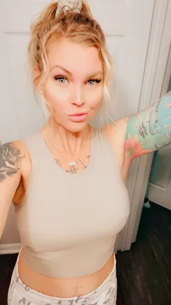 OnlyFans account  makeupmistres12 header 2