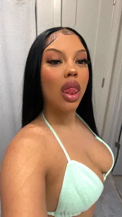 OnlyFans cuenta moniigotbricks avatar 1