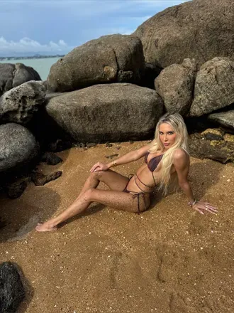 OnlyFans cuenta vannahthedoll header 2