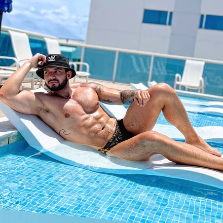 OnlyFans account  papieste header 2