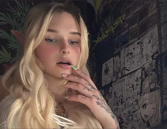 OnlyFans cuenta wishdoll header 2
