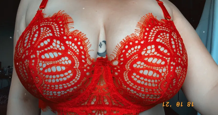 OnlyFans cuenta ivaniatsunami header 2