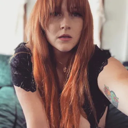 OnlyFans cuenta veracityinbloom header 2