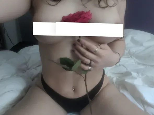 OnlyFans cuenta hi_lyralol header 2
