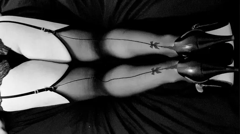 OnlyFans account  hoelife_ornolife header 2