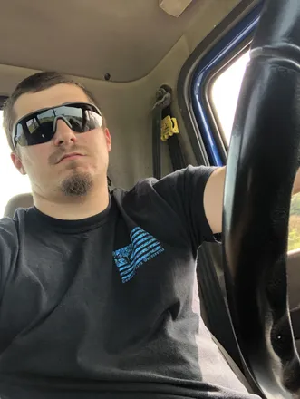 OnlyFans account  farmboy1996 avatar 1