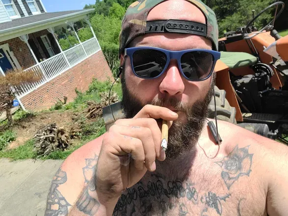 OnlyFans cuenta hansomehandyman avatar 1