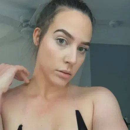 OnlyFans account  omgits_justina avatar 1