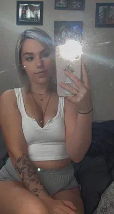 OnlyFans cuenta renaeelee0321 avatar 1
