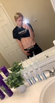 OnlyFans cuenta ethanvan2001 header 2