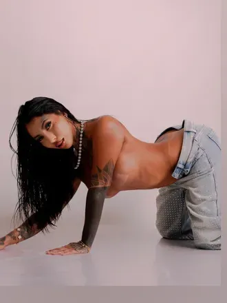 OnlyFans cuenta jennreina header 2