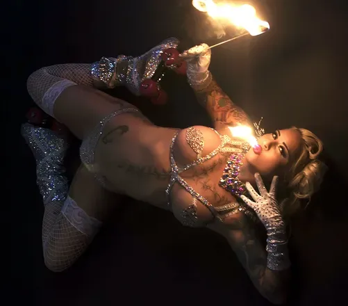 OnlyFans cuenta iviziadakini header 2