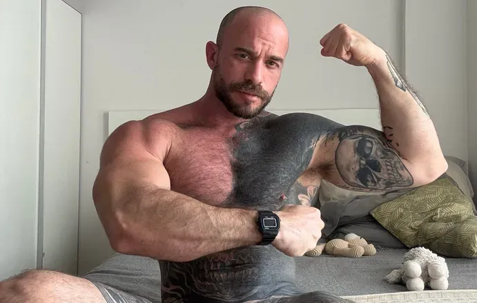 OnlyFans account  papixtrong header 2