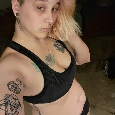 OnlyFans account  wiccangamermom avatar 1
