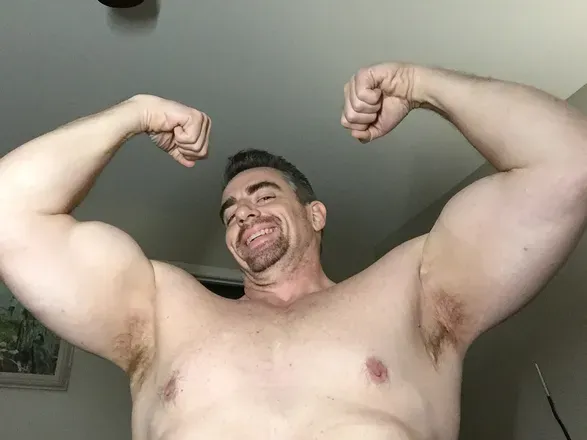 OnlyFans cuenta outihulk header 2
