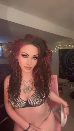 OnlyFans account  little_miss_smokesal0t avatar 1
