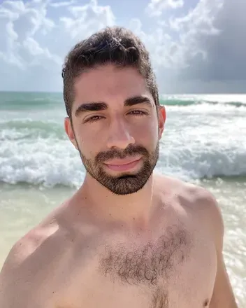 OnlyFans account  thesummerguy avatar 1