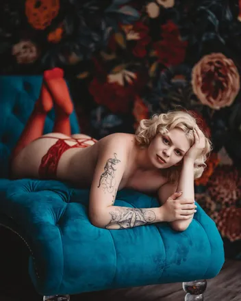 OnlyFans cuenta tigerlilyrosee header 2