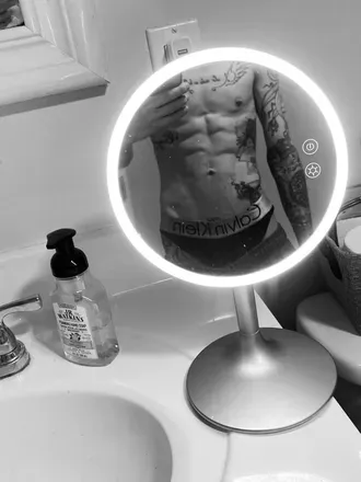 OnlyFans account  queerst0ner avatar 1