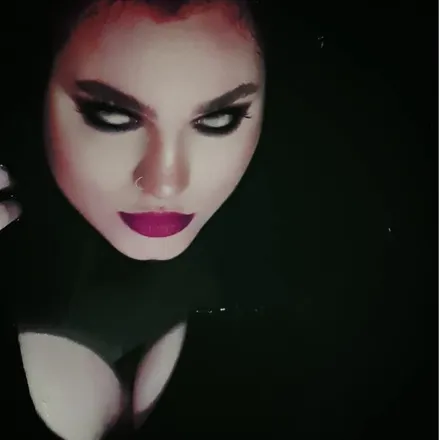 OnlyFans account  livingdeadgirl_xo header 2