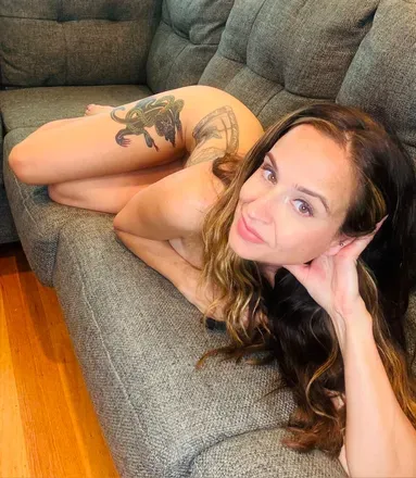 OnlyFans cuenta bellasuede header 2