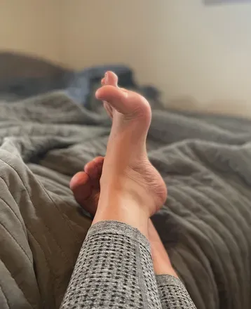 OnlyFans cuenta tipytoetulips avatar 1