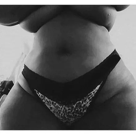 OnlyFans cuenta thickumsbaybee header 2