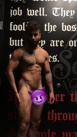 OnlyFans account  2tonee avatar 1