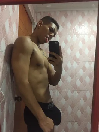 OnlyFans cuenta moreno-hot69 header 2
