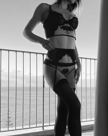 OnlyFans cuenta classyandnaughty header 2
