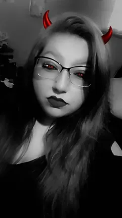 OnlyFans account  red_witch_13 avatar 1