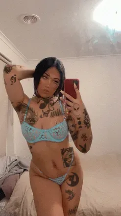 OnlyFans cuenta polymamii avatar 1