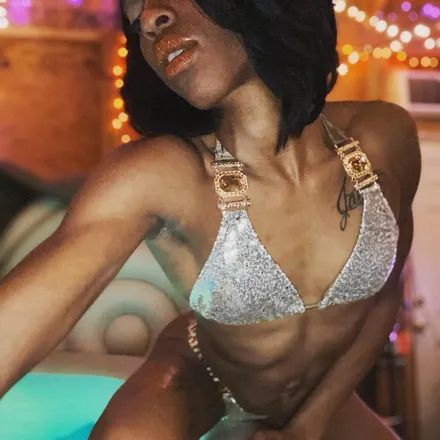 OnlyFans cuenta lyl_hunee header 2