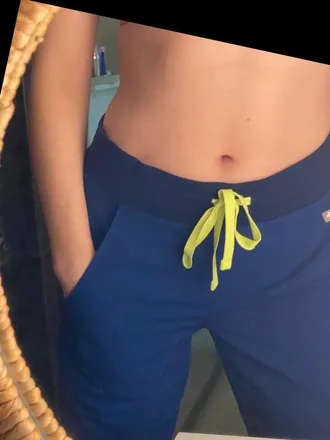 OnlyFans cuenta theblondeinscrubs header 2