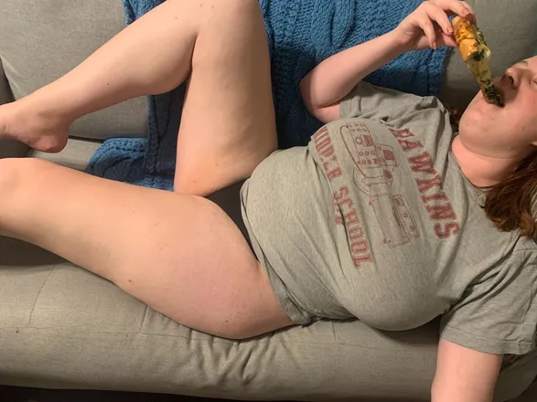 OnlyFans account  kyliethecurvy header 2