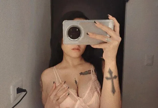 OnlyFans account  yoletthrd header 2