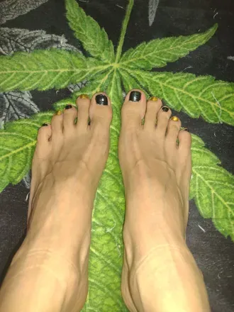 OnlyFans account  caligirlsroyalfeet avatar 1