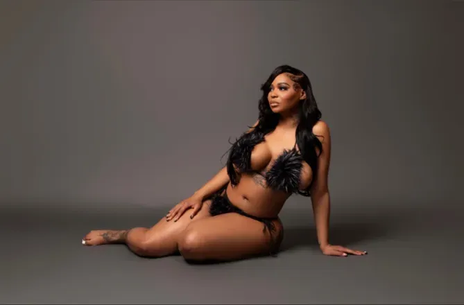 OnlyFans cuenta loveparisamor header 2