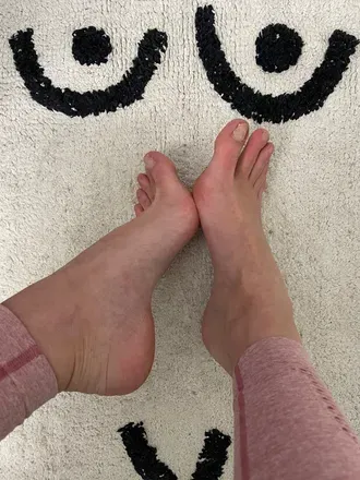 OnlyFans account  lospiesdemiriam avatar 1