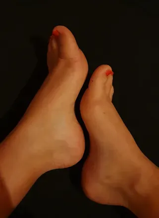 OnlyFans account  toehoexx avatar 1