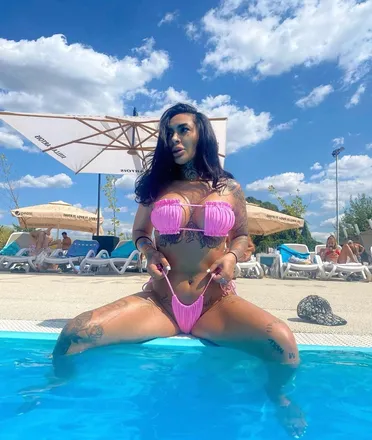 OnlyFans cuenta theoroze header 2