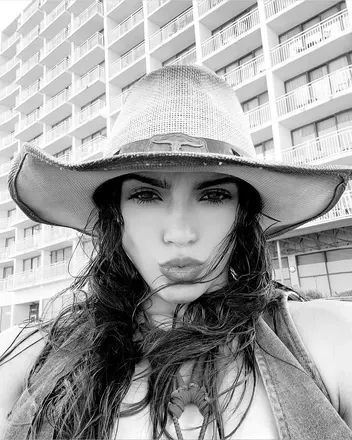 OnlyFans account  feversolee avatar 1