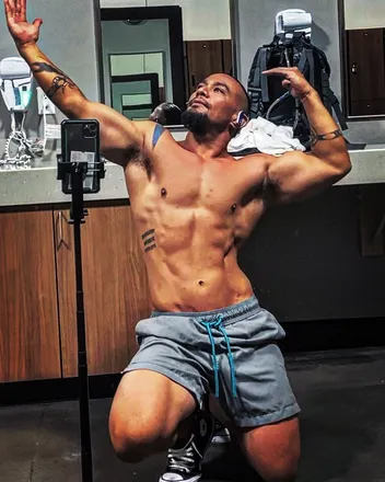 OnlyFans cuenta u247306044 header 2