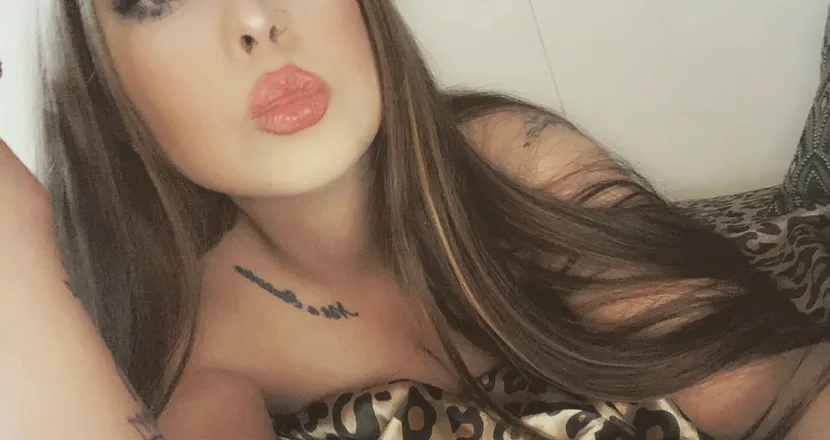 OnlyFans cuenta lovemekittyxo header 2