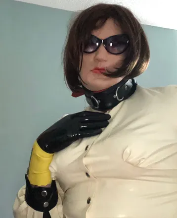 OnlyFans cuenta rubberdollamanda header 2