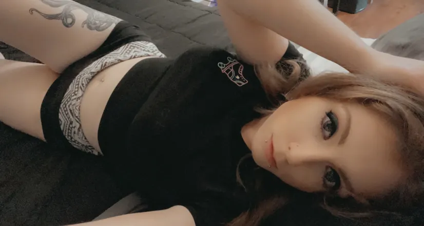 OnlyFans cuenta peachy_redhead96 header 2