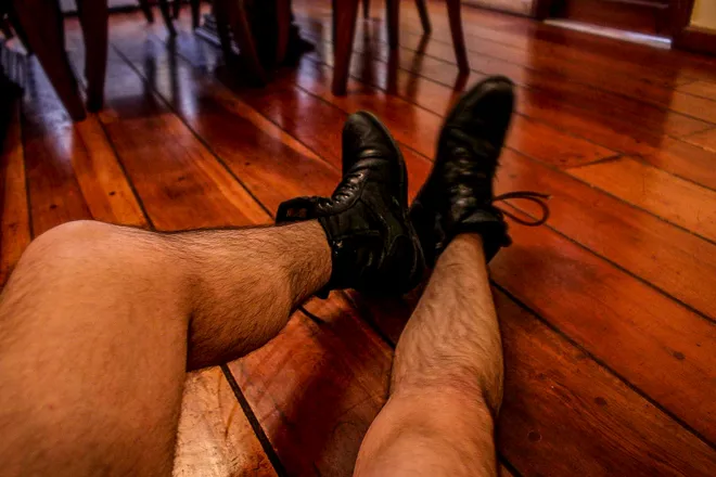OnlyFans cuenta happyartisticfeet header 2